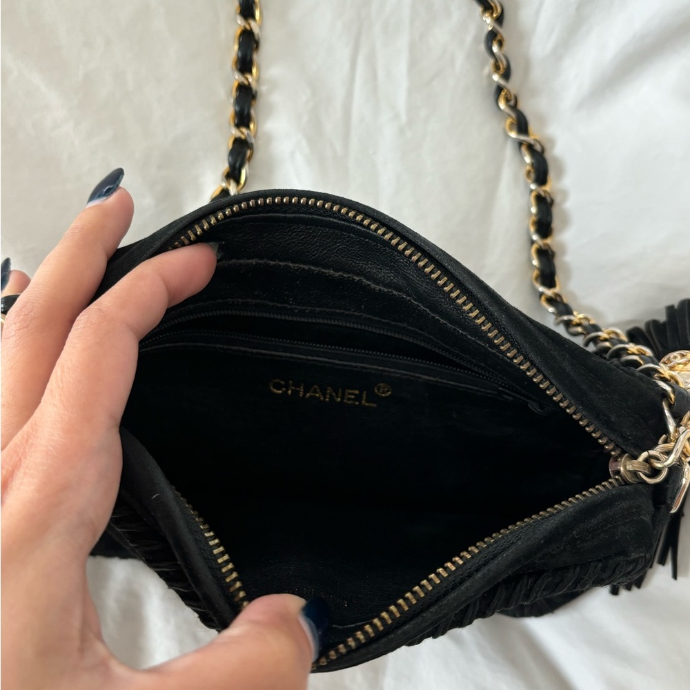 Chanel Vintage Black Suede Tassel Camera Bag - Picture 6 of 6